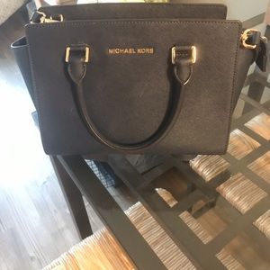 Michael Kors Adjustable Crossbody Purse